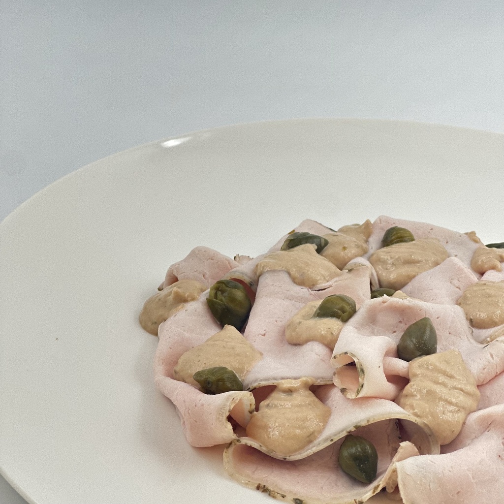 Vitello in salsa tonnata e capperi